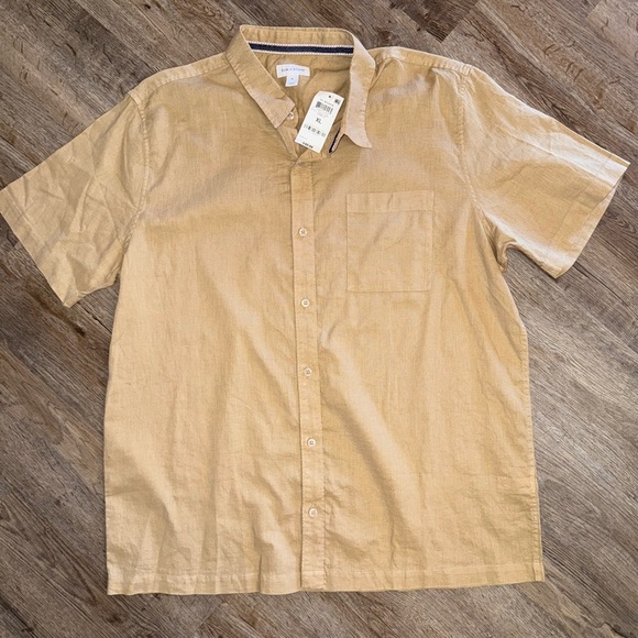 Sun + Stone • Linen and Cotton Short Sleeve Button Down - Picture 1 of 6